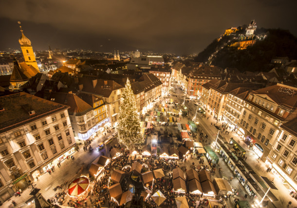     Julemarked på Hauptplatz i Graz / Graz